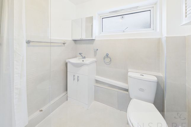 4 Ivory Walk, Crawley photo 4