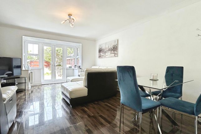 16, Springwood Grove, Rotherham photo 4
