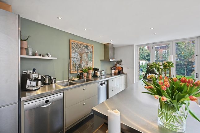 54, Thornfield Road, London photo 3