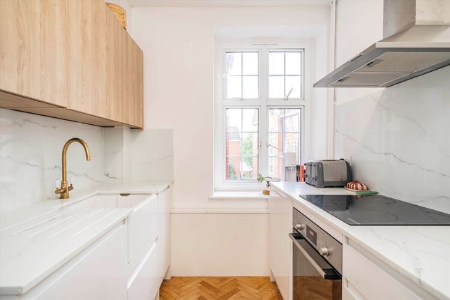 14 Heathfield Court, Heathfield Terrace, London photo 3