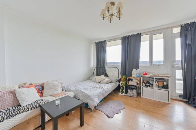 Thumbnail Flat to rent in Frensham Court, Morden, Mitcham