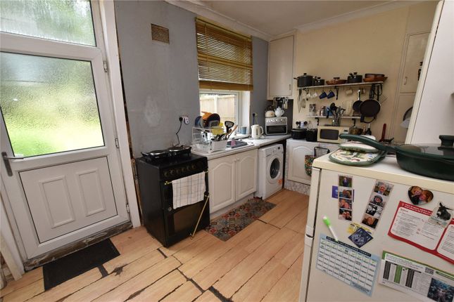 115, Cliff Road, Wakefield photo 4