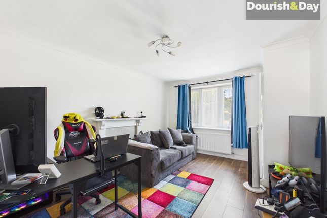 10c Whittingham Drive, Stafford photo 2