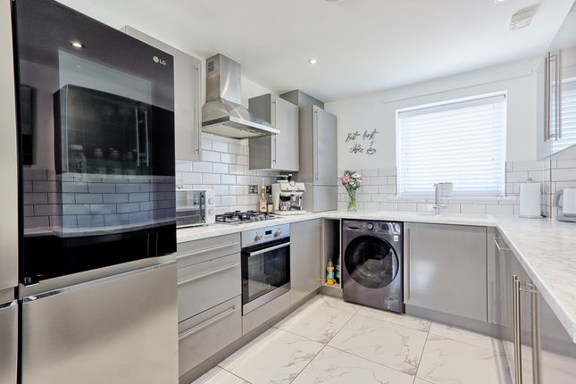 20, Barrett Way, South Ockendon photo 4