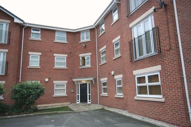 Flat to rent in Sidings Court, Widnes