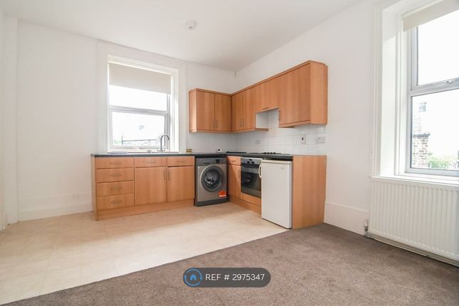 Flat, Harrogate Road Rawdon, Leeds photo 2