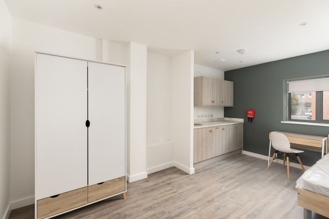 Flat to rent in Park Street, Bristol