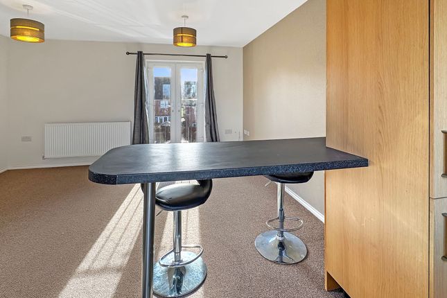 8 Waterside Close, East Cowes photo 3