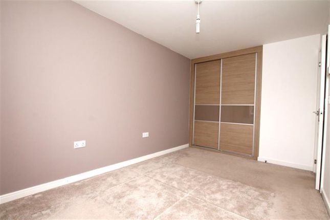 4, Harewood Close, Cottingham photo 3