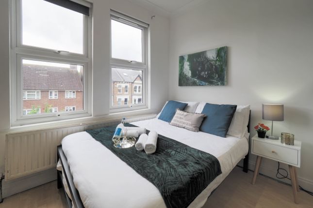 Thumbnail Flat to rent in Buckley Road, London