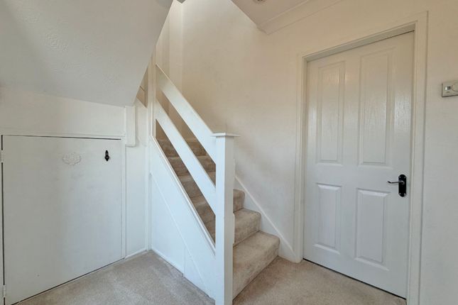 44 Hawthorn Drive, Newark photo 2