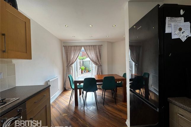 14, Woodvale Kingsway, Gloucester photo 4
