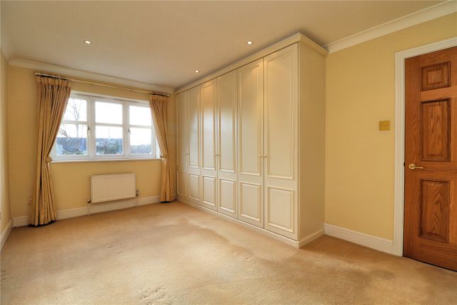 Flat for sale in St. Johns Hill Road, Woking, Surrey