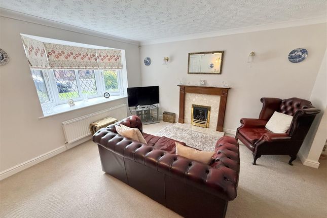 17, Ploughmans Way, Macclesfield photo 3