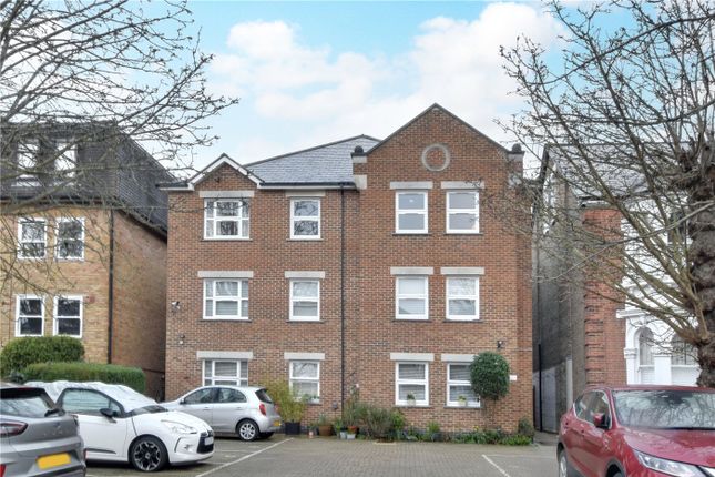 Flat for sale in Burnt Ash Hill, Lee, London