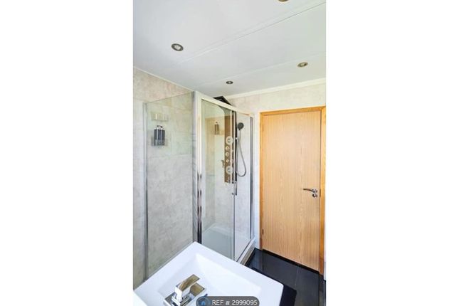 Brierfield Avenue, Atherton, Manchester photo 4