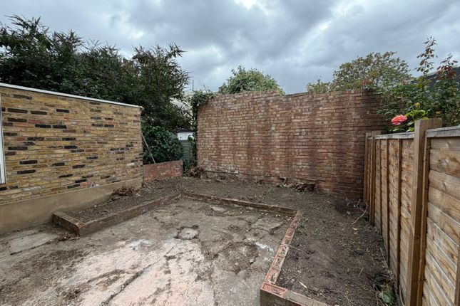 6, Knox Road, London photo 4