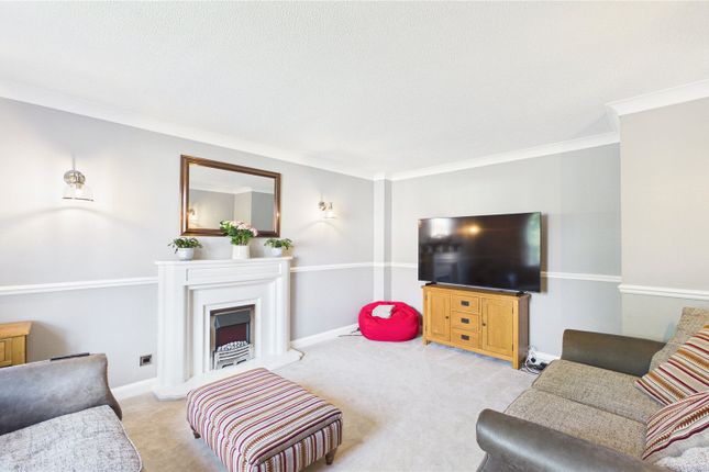 6, Weston Grove, Surrey photo 3