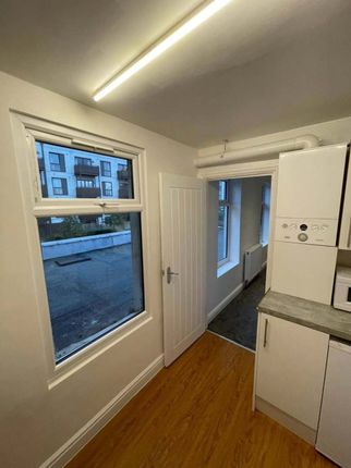29 Whitehorse Road, Croydon photo 5