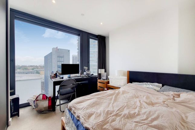 Flat for sale in City Road, Clerkenwell, London