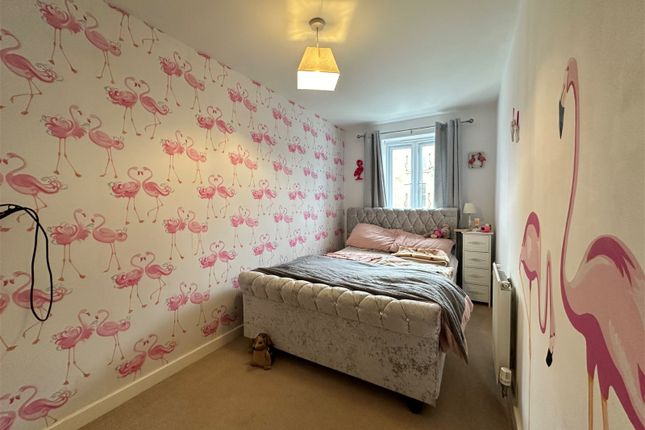 Flat for sale in Ashby Gardens, Hyde