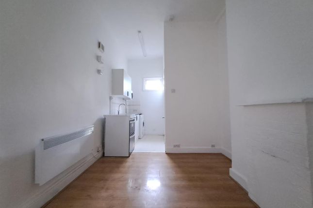 Thumbnail Property to rent in High Street, London