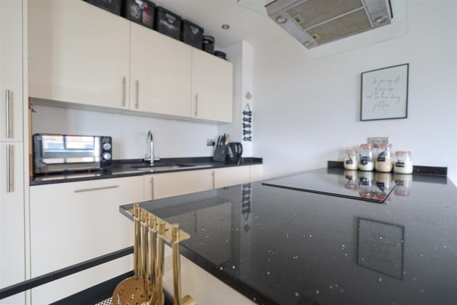 14, Swan Court, Waterhouse Street, Hemel Hempstead photo 4