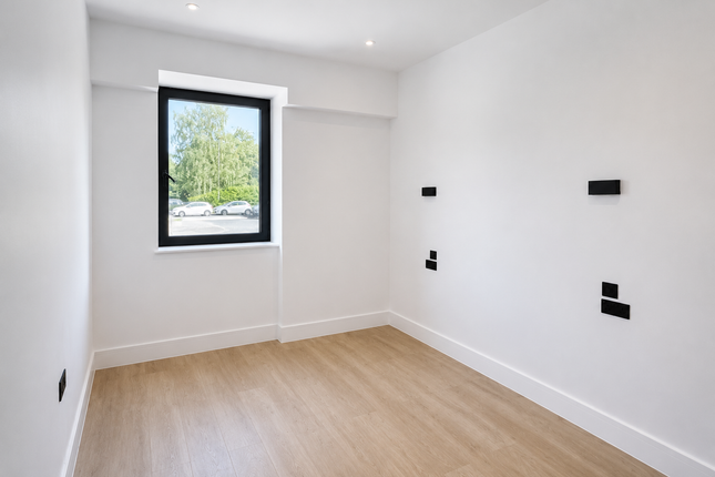 Flat 1, Rye Close, Fleet, GU51 2AJ, Fleet photo 3