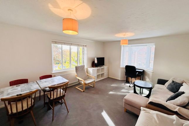 Flat 61, Redhill photo 2