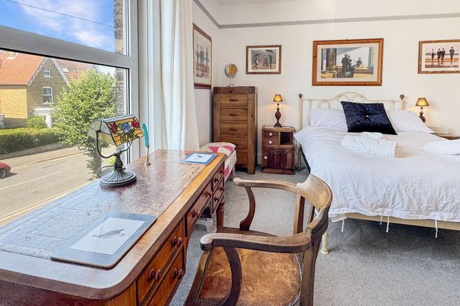 64 Mill Hill Road, Cowes photo 3