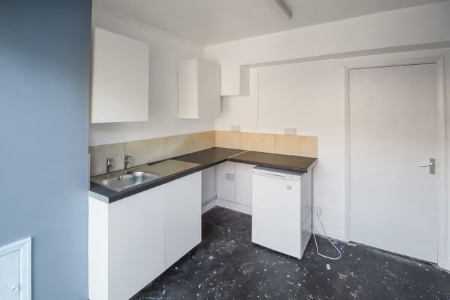 Town house for sale in Chalkhill Road, Wembley Park