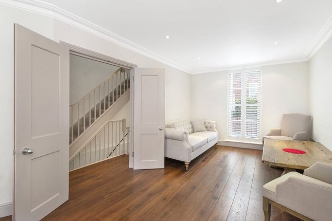 34,, Abingdon Road, London photo 2