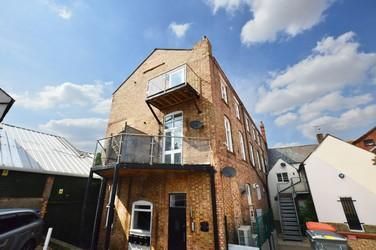 2 bed flat to rent in The Old Saddlery, Osborn's Court, Olney MK46