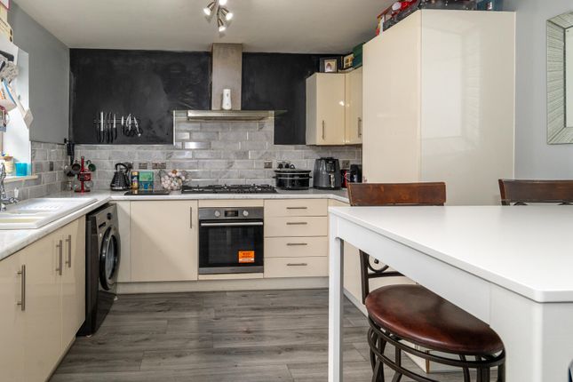 7, Pintail Close, Kettering photo 4