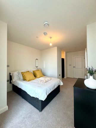 Woodhouse Lane, Leeds photo 4