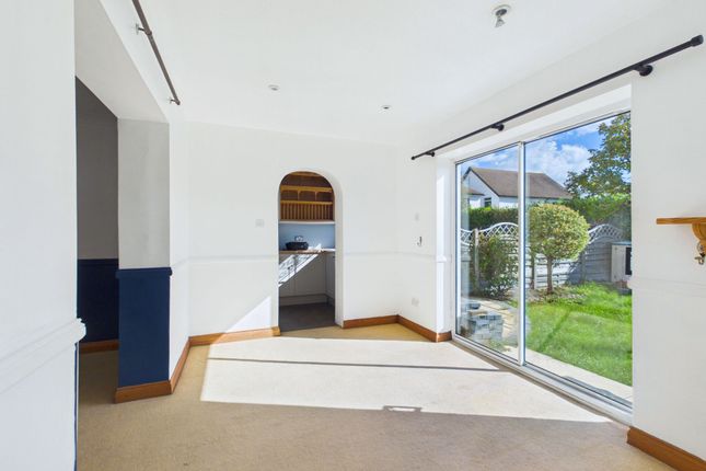 36 Marshall Avenue, Bognor Regis photo 3