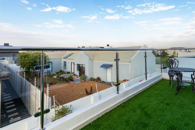Detached house for sale in Kenwood Circle, Parkland North, Bloubergstrand, Cape Town, Western Cape, South Africa