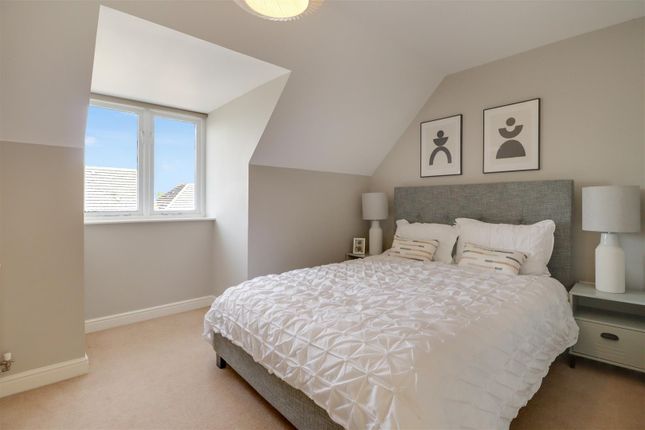 Flat for sale in Chandlers Close, West Molesey
