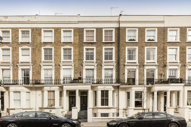 Flat to rent in Warwick Avenue, London