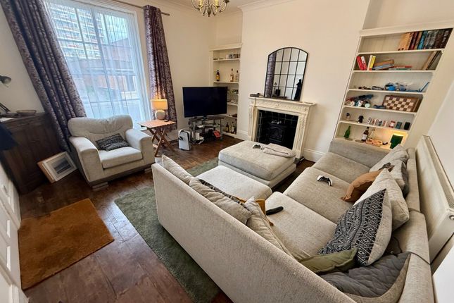 Flat 5, Latimer Gate,, Bernard Street, Hampshire photo 3