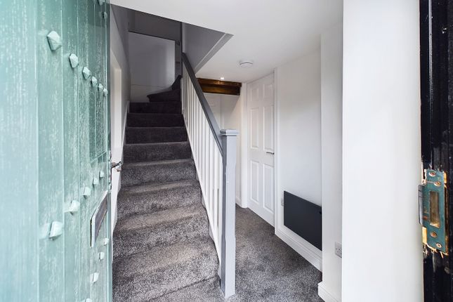 2-bed house on 124, Wheatley Road, Halifax, £125,000