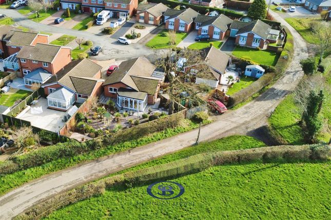 16, Ferndale Close, Sandbach photo 2
