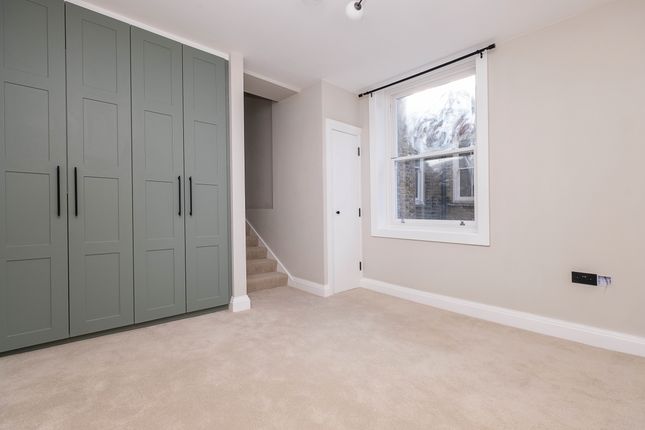 Flat 1, 8-9, Rocks Lane, London photo 3