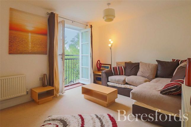 81, Wood Grove, Witham photo 4