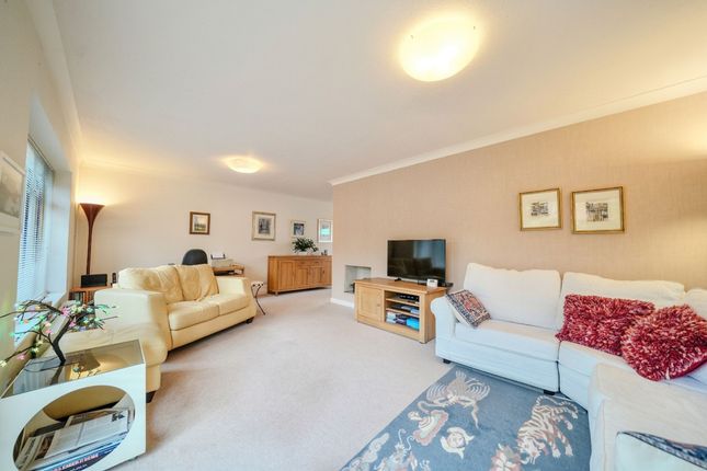8 Overstrand Road, Cromer photo 3