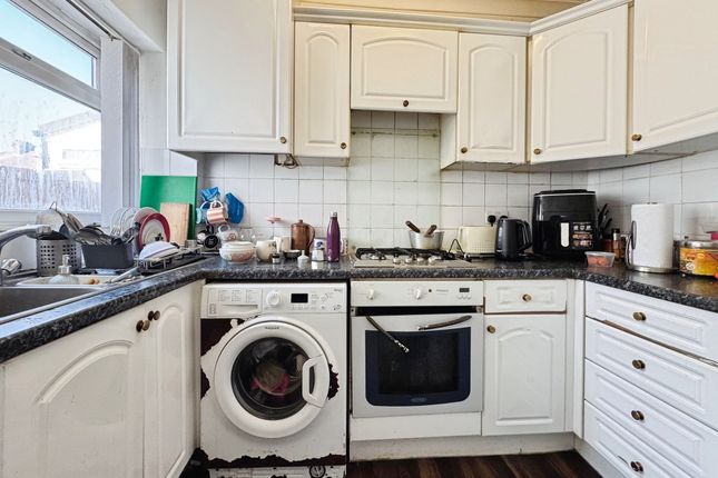 213 Camrose Avenue, Edgware photo 3