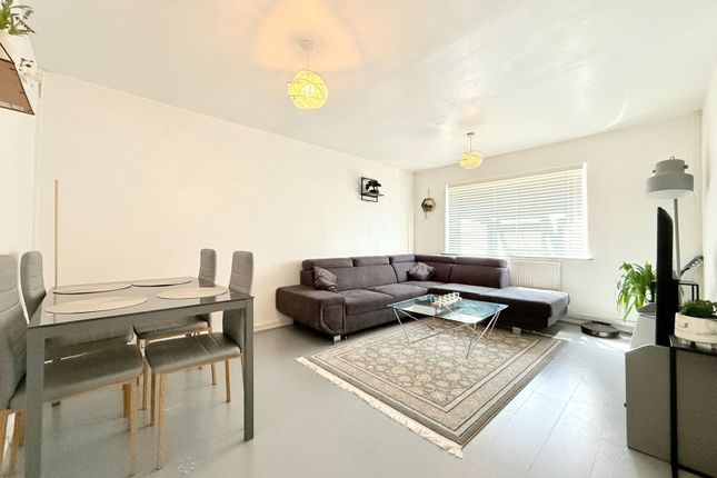 92, Lakefield Close, Birmingham photo 2