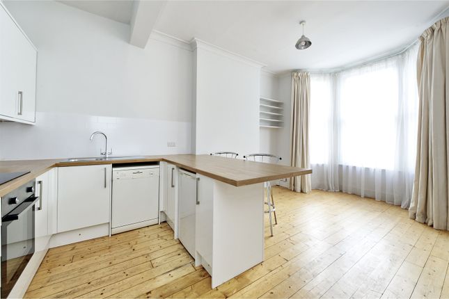 Flat for sale in Brewster Gardens, London