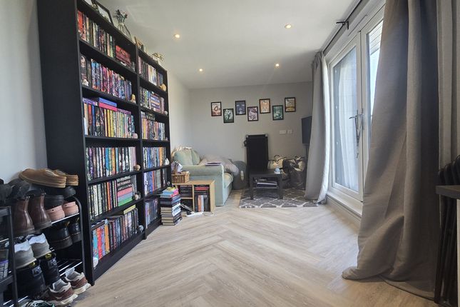 Flat 11, Oakdene, 51 Bourne Way, Bromley photo 3