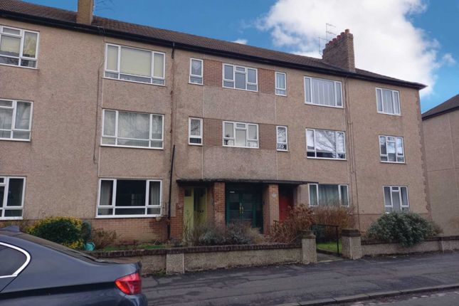Flat to rent in Churchill Drive, Glasgow